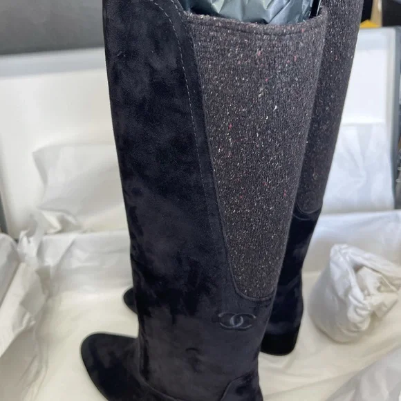 CHANEL Suede Boots NIB - Picture 3 of 9